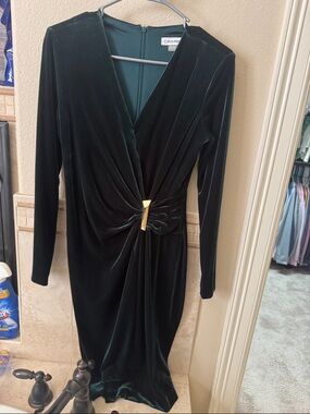 Calvin Klein Dark Green Velvet Long-Sleeve Twist-Front Midi Dress
